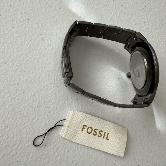 Fossil Men's Minimalist Smoke Stainless Steel Gray Dial 3-Hand Watch Round Case - Picture 3 of 8